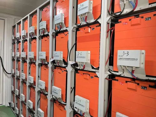 新能源汽车电池退役后,在上海的工厂 园区里变身成为大型 充电宝